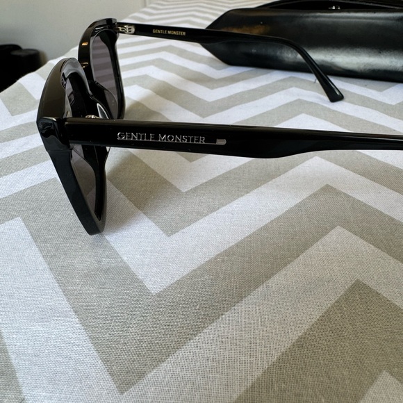 Gentle Monster Black Square Sunglasses - Picture 3 of 7